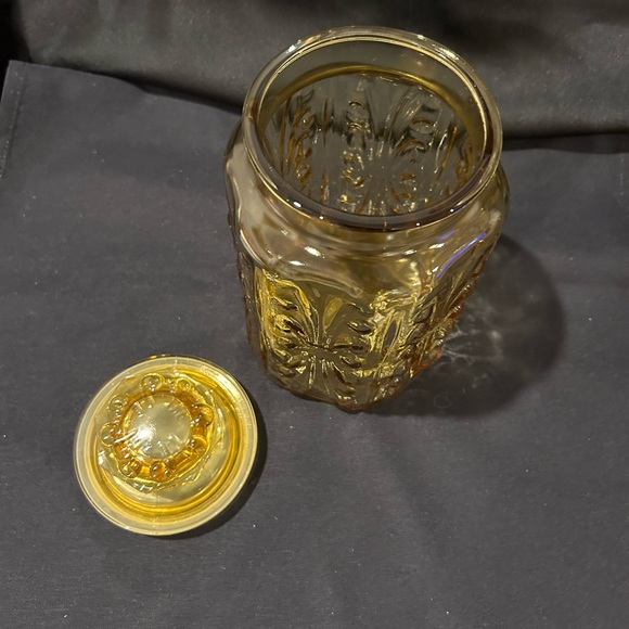 Vintage Atterbury Scoll 9” Canister jar with top circa 1960 - Picture 3 of 6